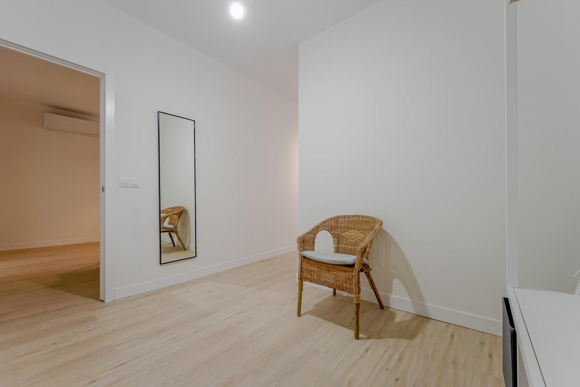 Modern Apt Para 6Pax En La Plaza De Tirso-Centro E1 Madrid Exterior photo