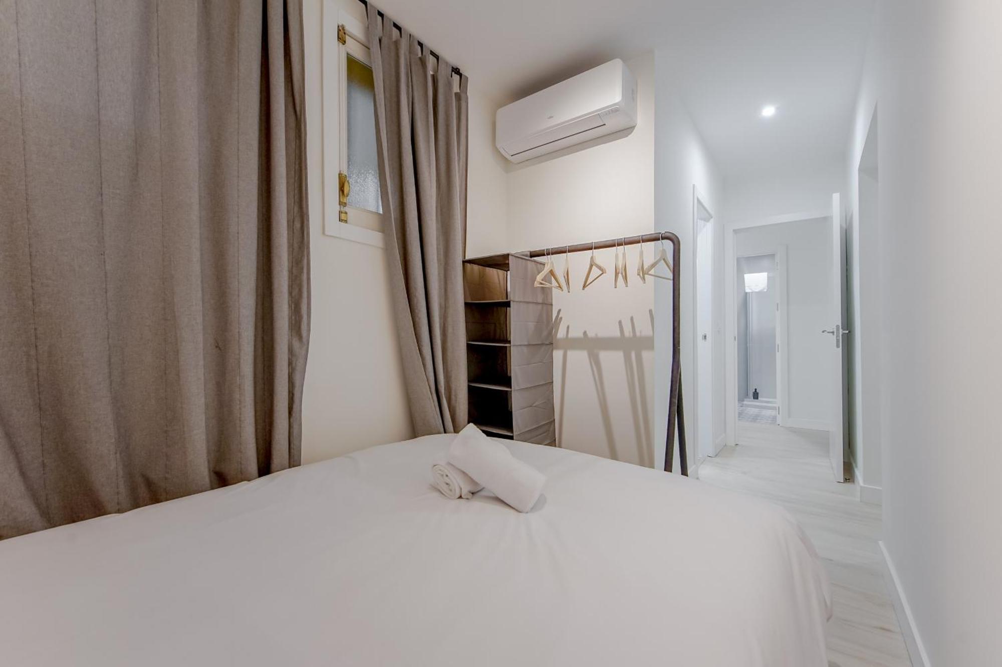 Modern Apt Para 6Pax En La Plaza De Tirso-Centro E1 Madrid Exterior photo
