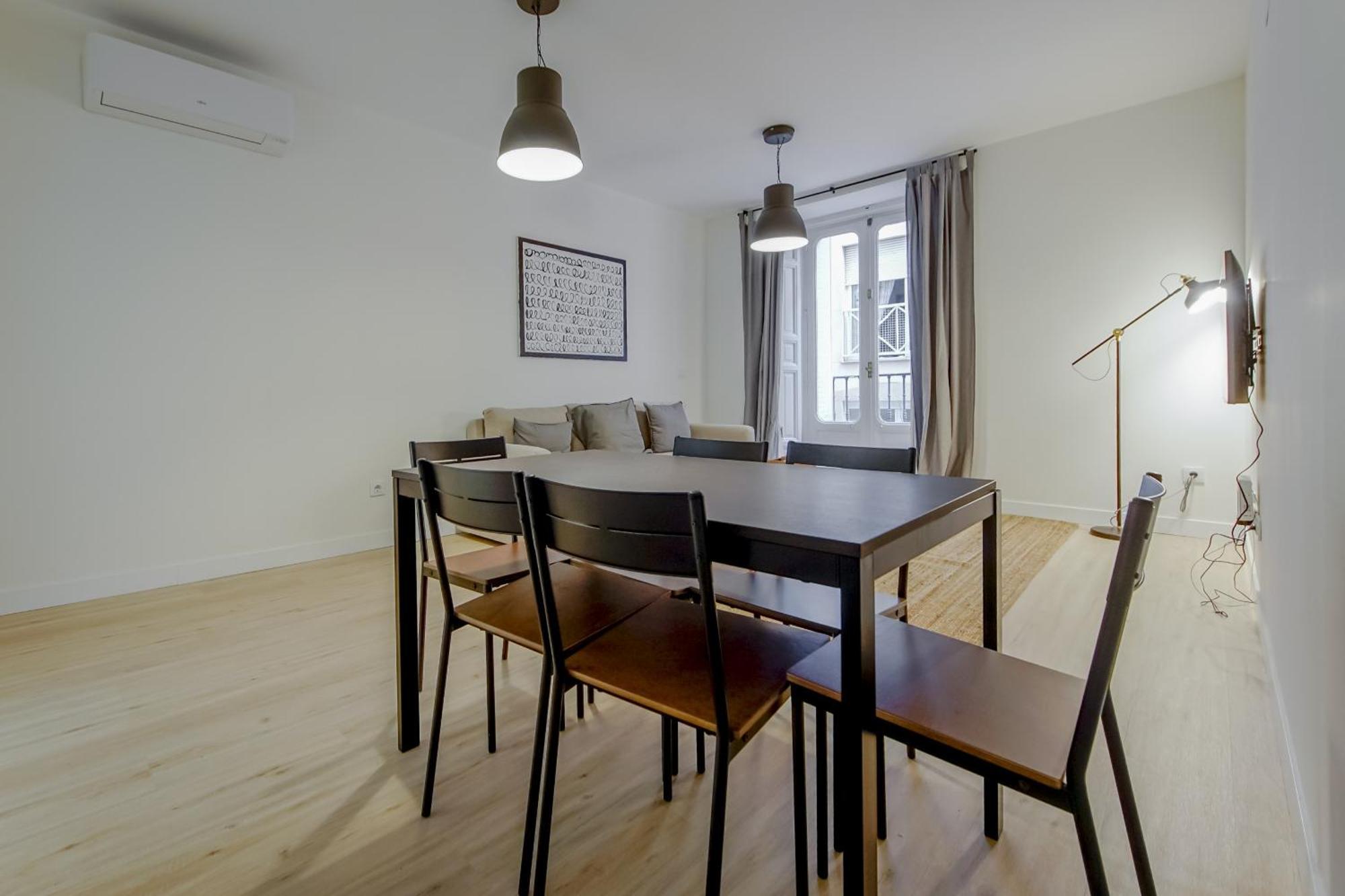 Modern Apt Para 6Pax En La Plaza De Tirso-Centro E1 Madrid Exterior photo